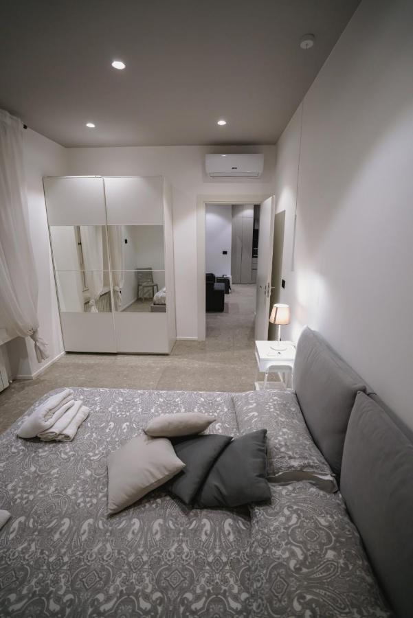 De Luca 6 Apartments Salerno Exterior foto